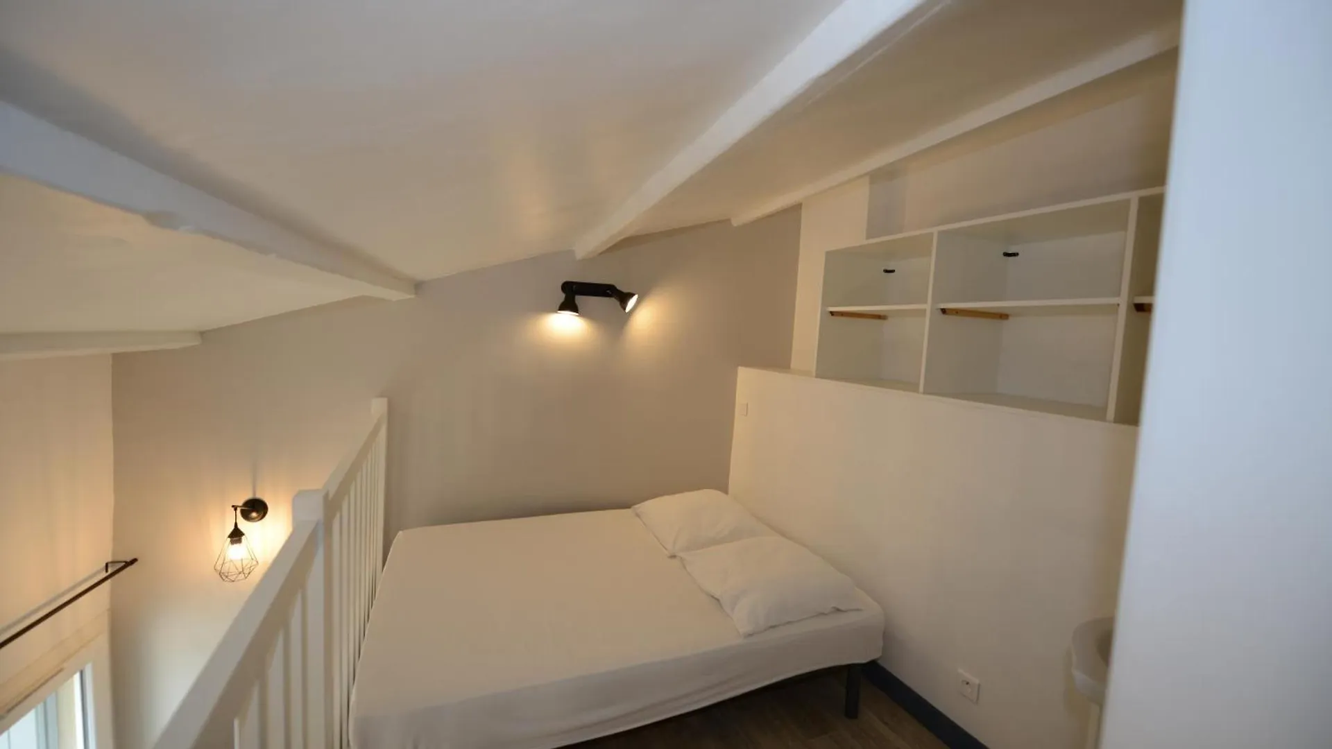 Holiday home Guest Houses - Les Pierrons Le Revest-les-Eaux